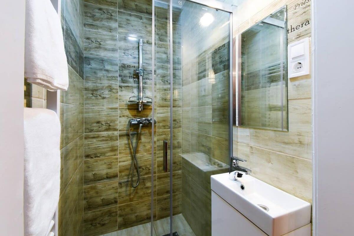 Very Central Very Spacious New Home 布达佩斯 外观 照片