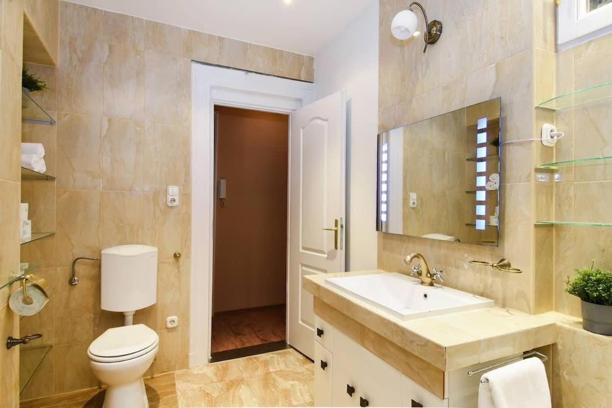 Very Central Very Spacious New Home 布达佩斯 外观 照片
