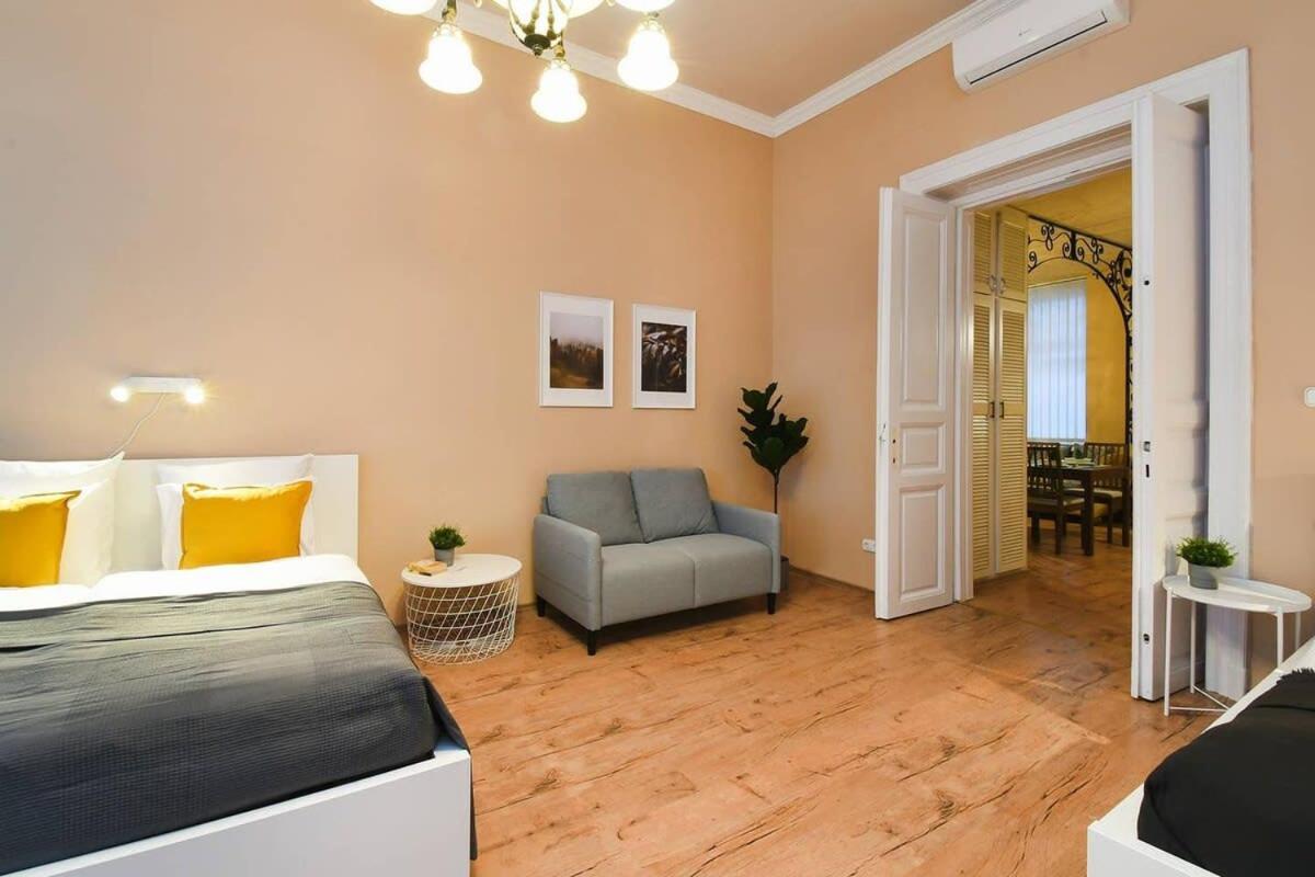 Very Central Very Spacious New Home 布达佩斯 外观 照片