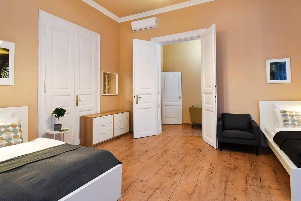 Very Central Very Spacious New Home 布达佩斯 外观 照片